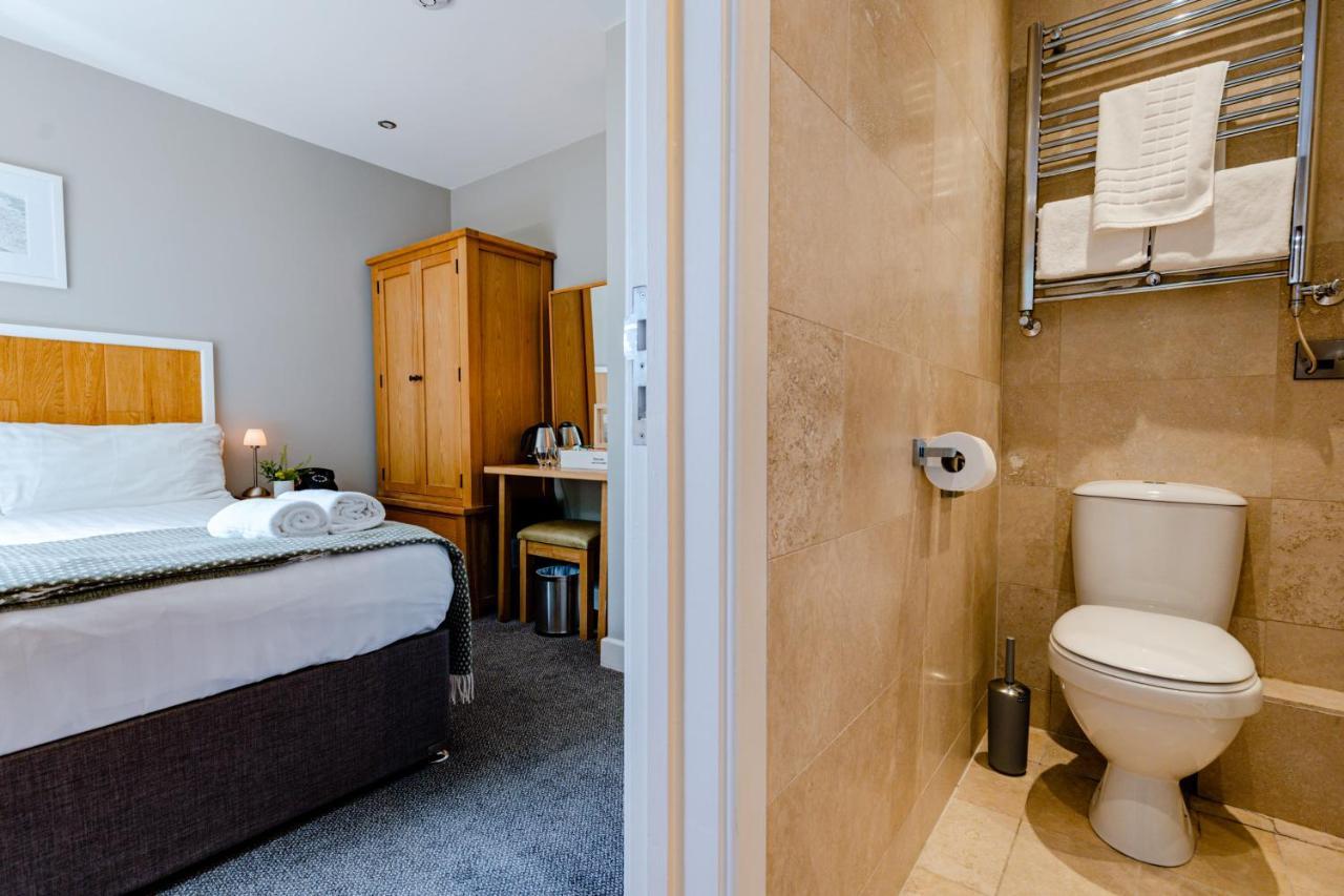 Hotel The Golden Lion, Newport, Pembrokeshire Newport  Esterno foto