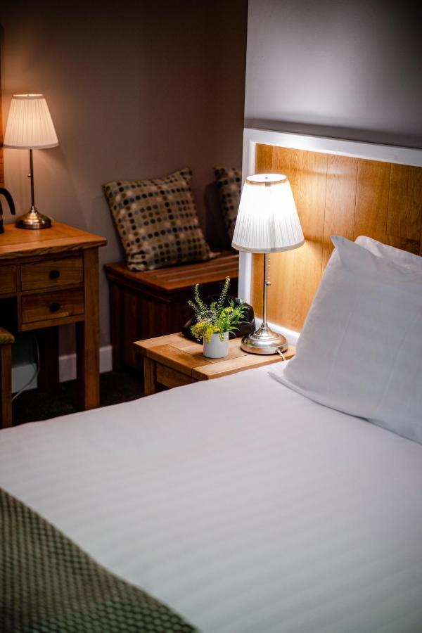 Hotel The Golden Lion, Newport, Pembrokeshire Newport  Esterno foto